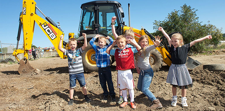 Father's Day Out, Diggerland
